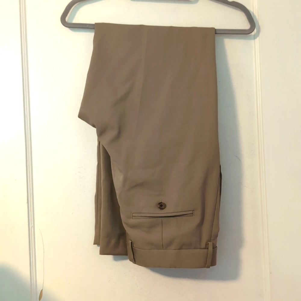 Like New: Haggar Classic Fit Premium Stretch Dress Pant